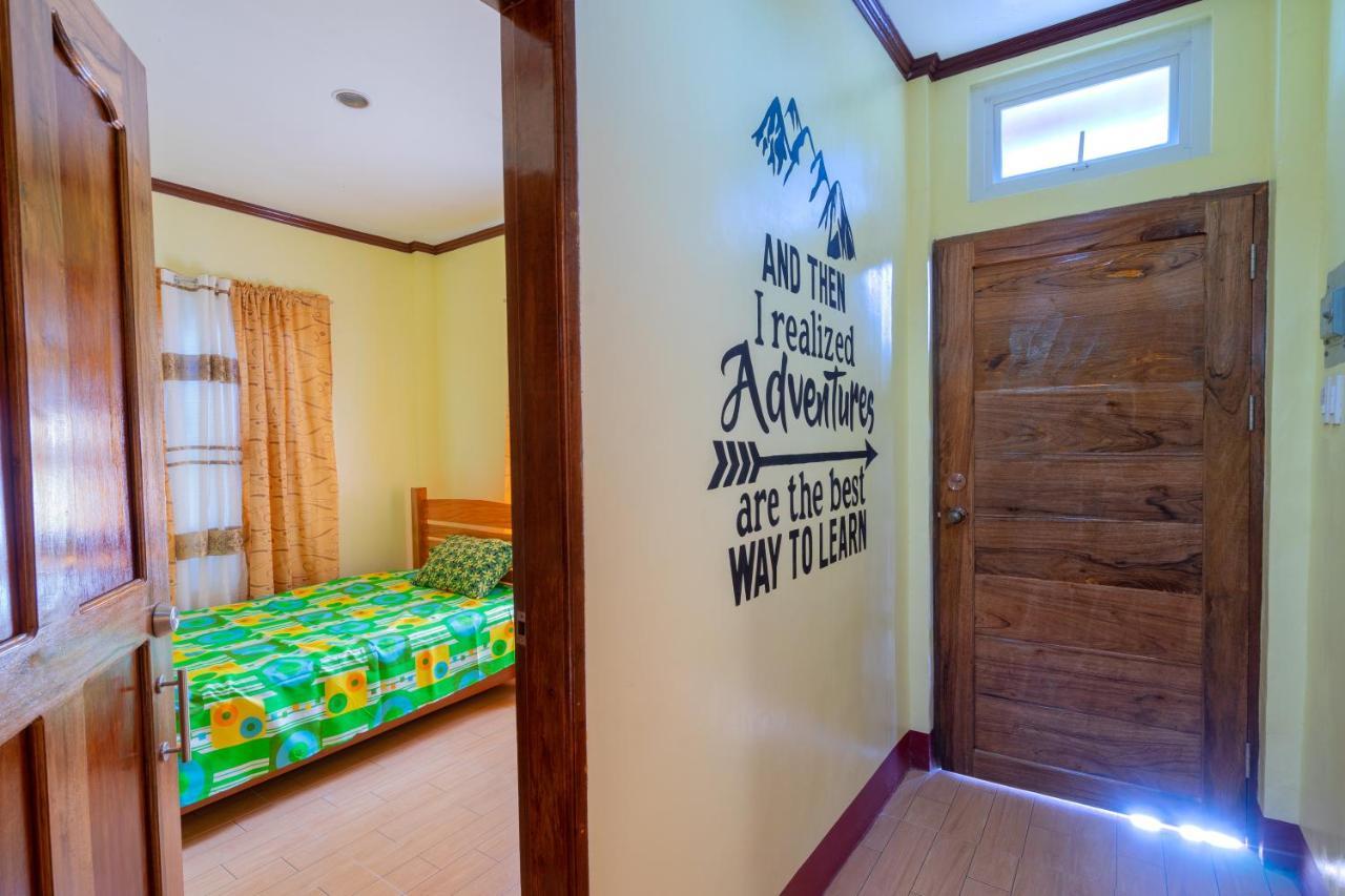 Joval Homestay Coron Exterior photo